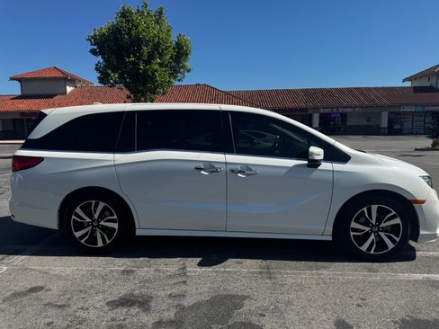 Used 2019 Honda Odyssey Elite image 9