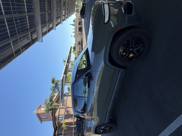 Used 2022 Rivian R1T Launch Edition AWD/4WD image 4