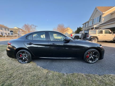 Used 2018 Alfa Romeo Giulia Ti Sport w/ Quick Order Package 22S Sport image 4