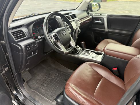Used 2017 Toyota 4Runner Limited AWD/4WD image 15