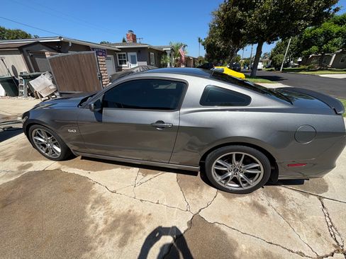 Used 2013 Ford Mustang GT RWD image 8