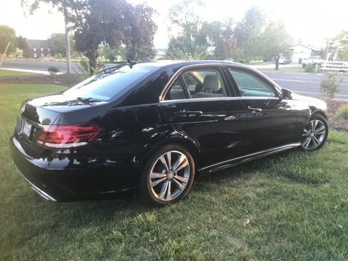 Used 2015 Mercedes-Benz E 350 4MATIC Sedan image 17