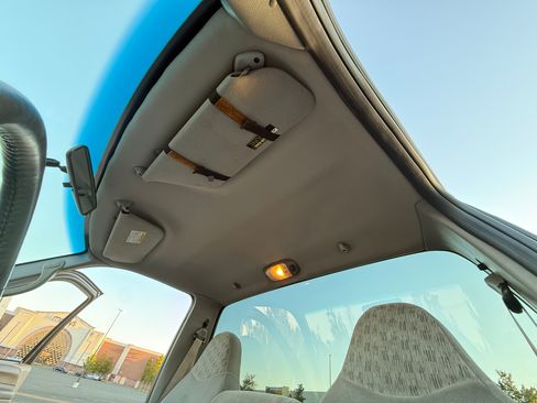 Used 2000 Ford F350 4x4 Regular Cab Super Duty image 16