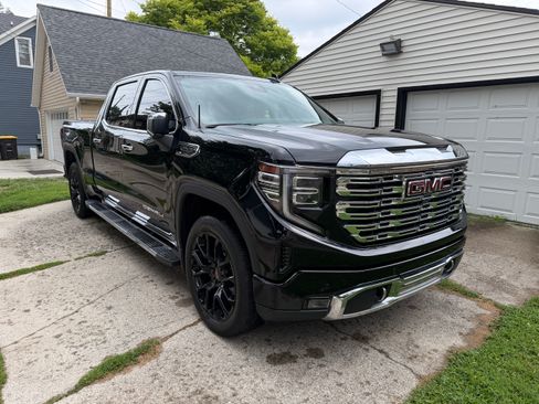 Used 2022 GMC Sierra 1500 Denali AWD/4WD image 2