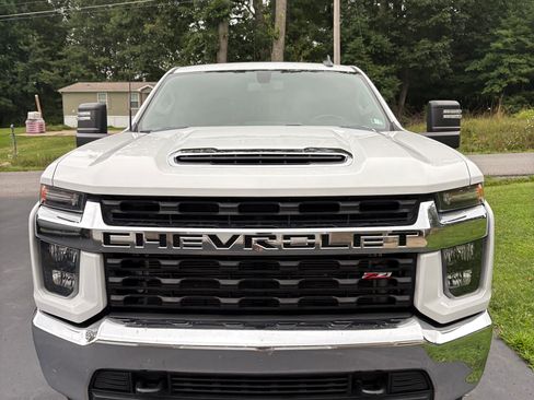 Used 2023 Chevrolet Silverado 2500 LT AWD/4WD image 6