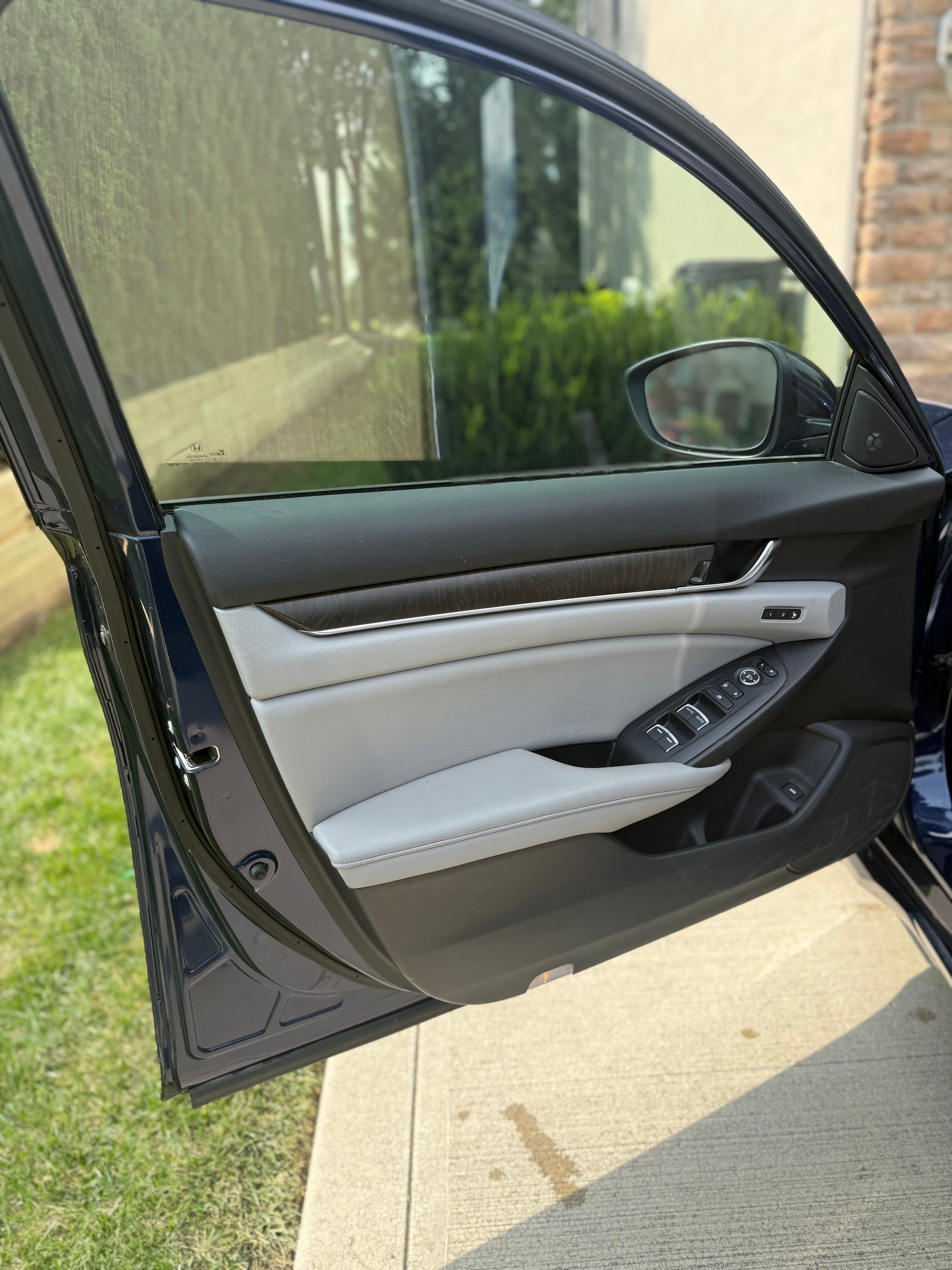 Used 2020 Honda Accord Touring image 9