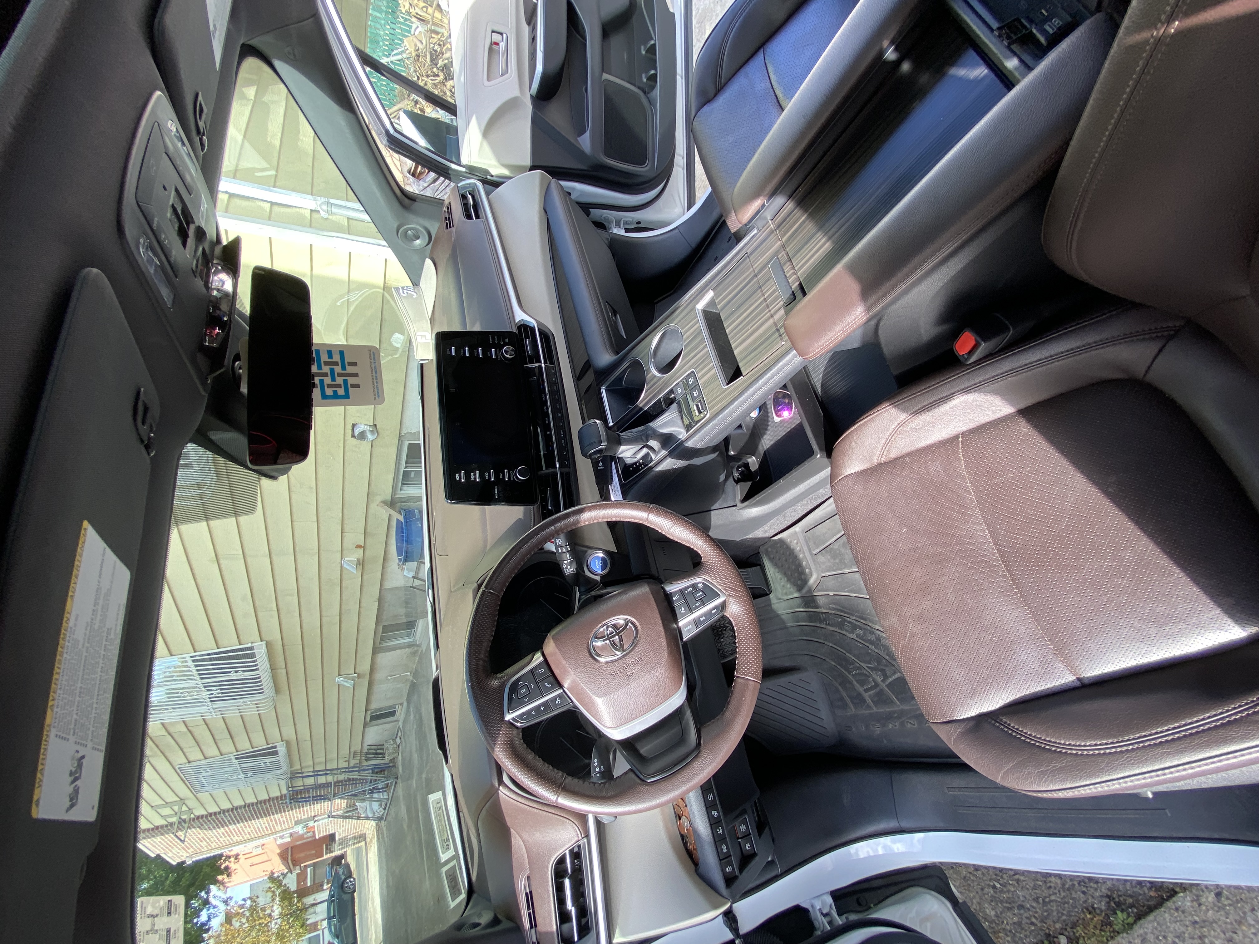 Used 2022 Toyota Sienna Platinum AWD/4WD image 12
