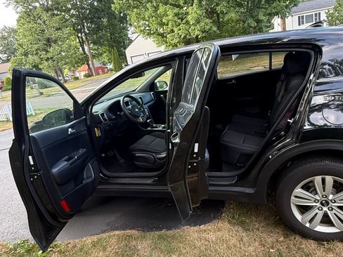 Used 2019 Kia Sportage LX AWD/4WD image 13