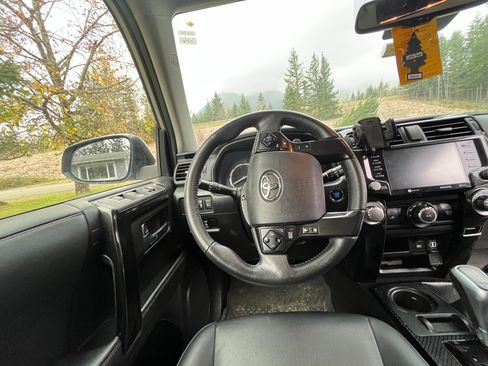 Used 2021 Toyota 4Runner TRD Off-Road Premium w/ Moonroof Package image 18