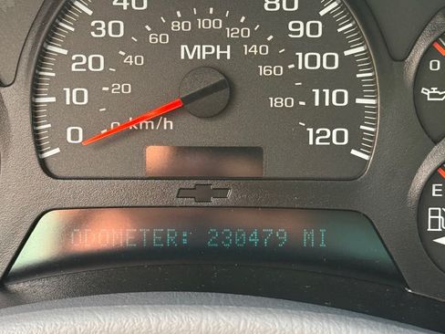 Used 2005 Chevrolet TrailBlazer LT AWD/4WD image 11