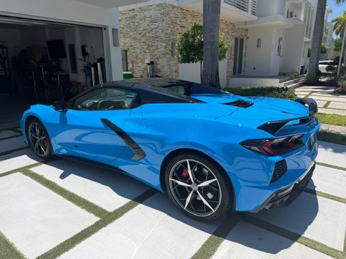 Used 2023 Chevrolet Corvette Stingray Premium Conv w/ Z51 Performance Package RWD image 18