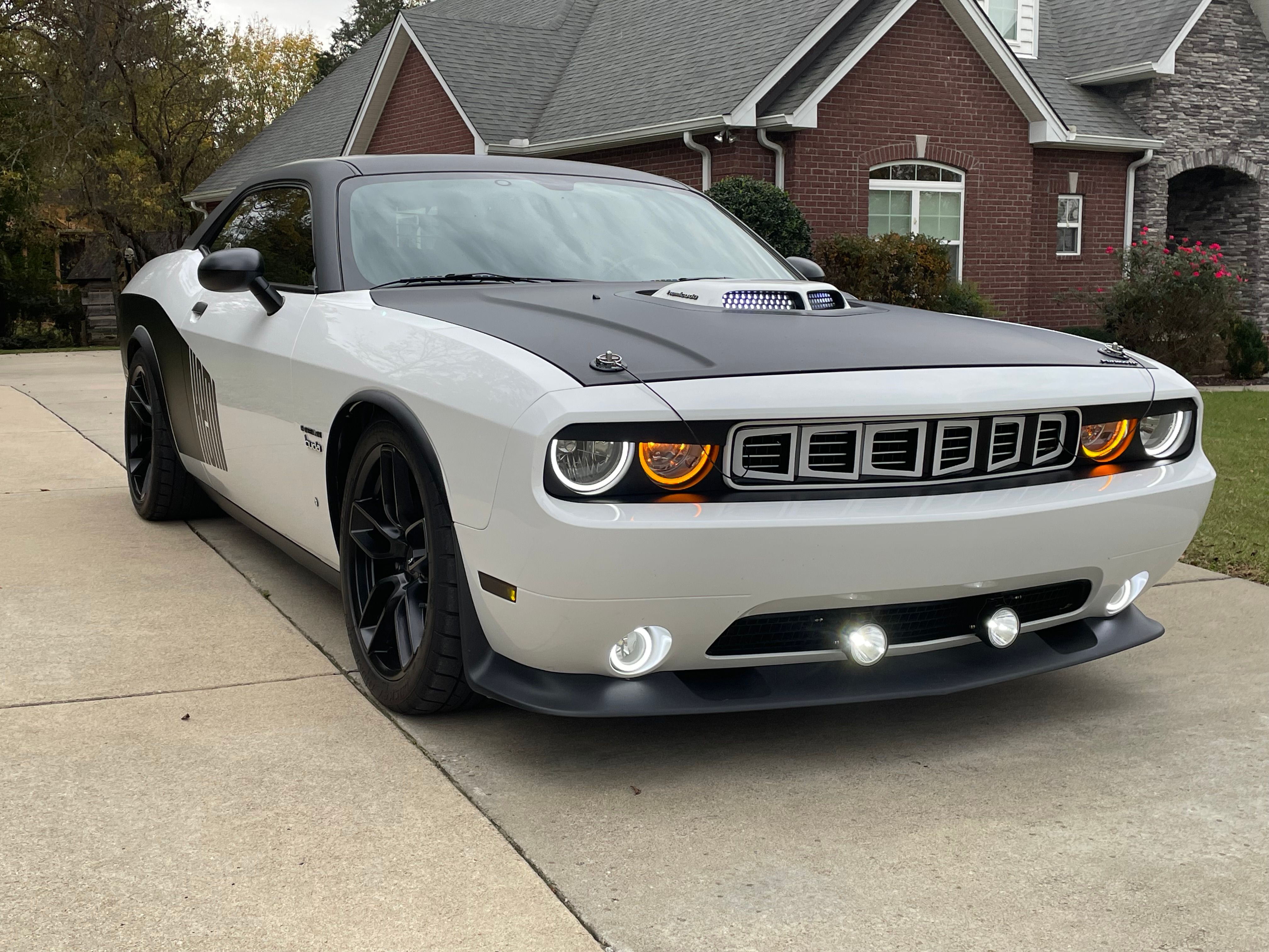 Used 2011 Dodge Challenger R/T RWD image 8
