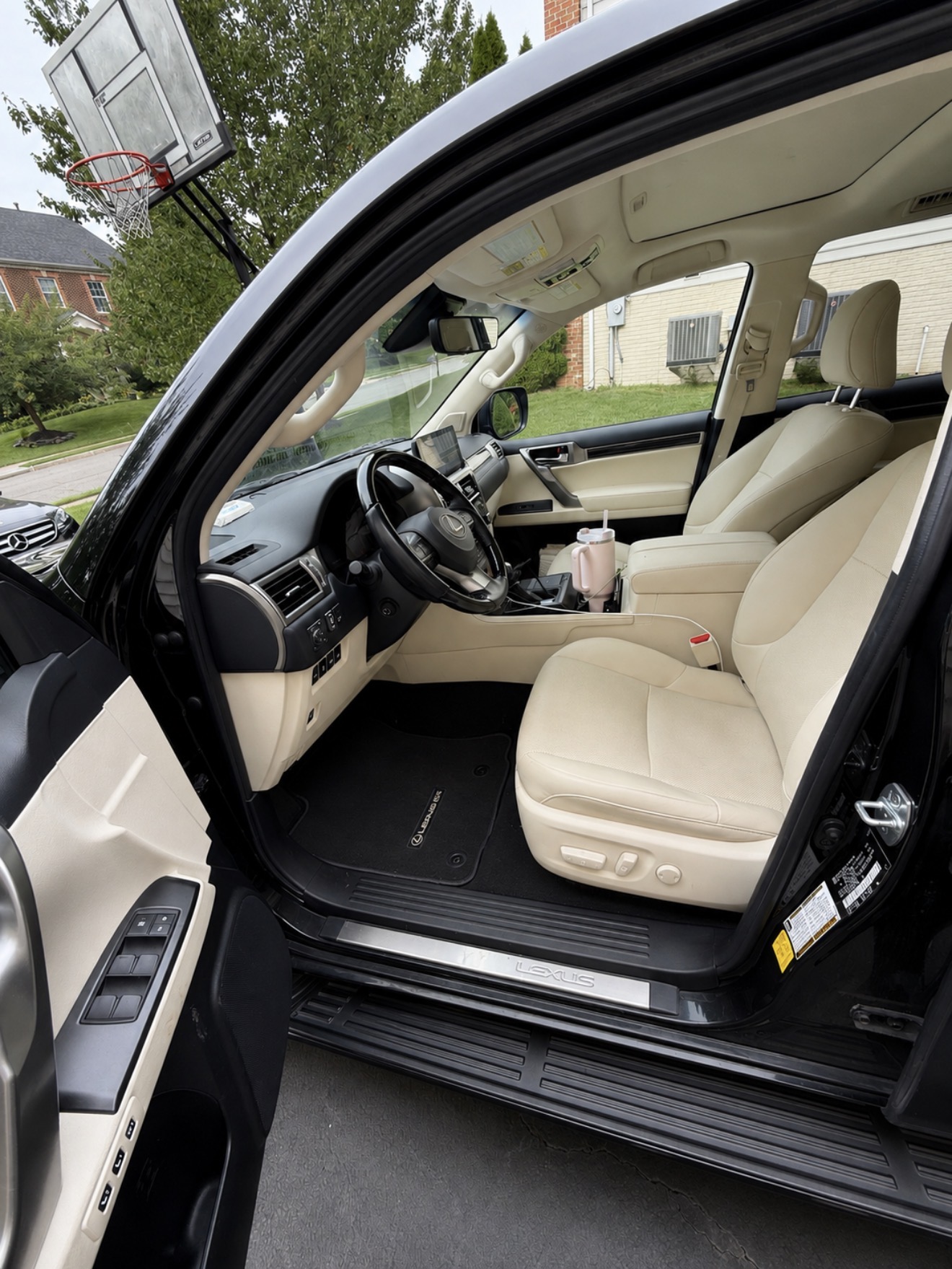 Used 2023 Lexus GX 460 Premium w/ Premium Package AWD/4WD image 6