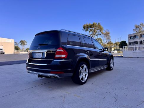 Used 2011 Mercedes-Benz GL 550 4MATIC image 6