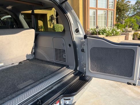 Used 2001 Ford Excursion XLT image 23