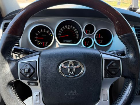 Used 2014 Toyota Sequoia Platinum w/ Preferred Accessory Package AWD/4WD image 14