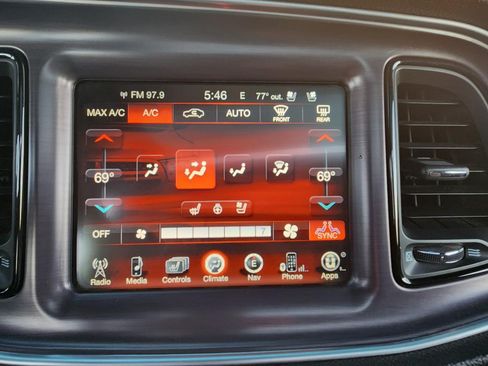 Used 2015 Dodge Challenger R/T Plus image 19