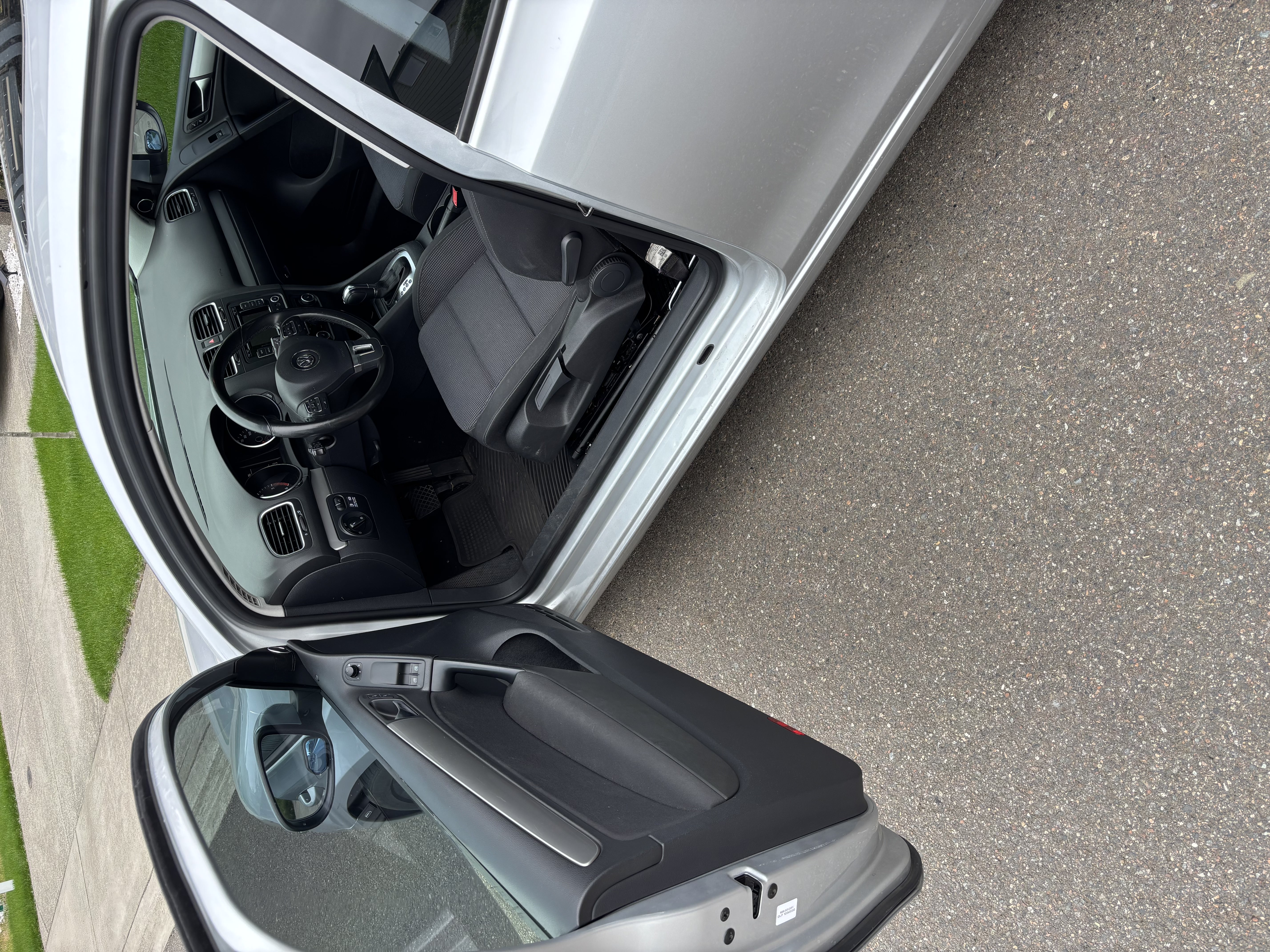 Used 2012 Volkswagen Golf TDI FWD image 6