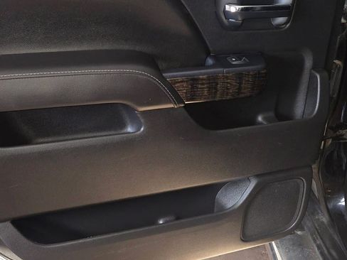 Used 2015 GMC Sierra 2500 Denali w/ Duramax Plus Package image 6