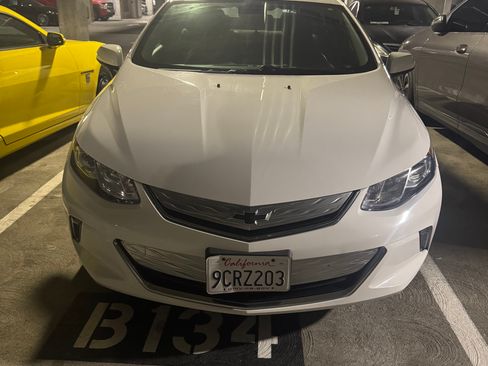 Used 2018 Chevrolet Volt LT image 5