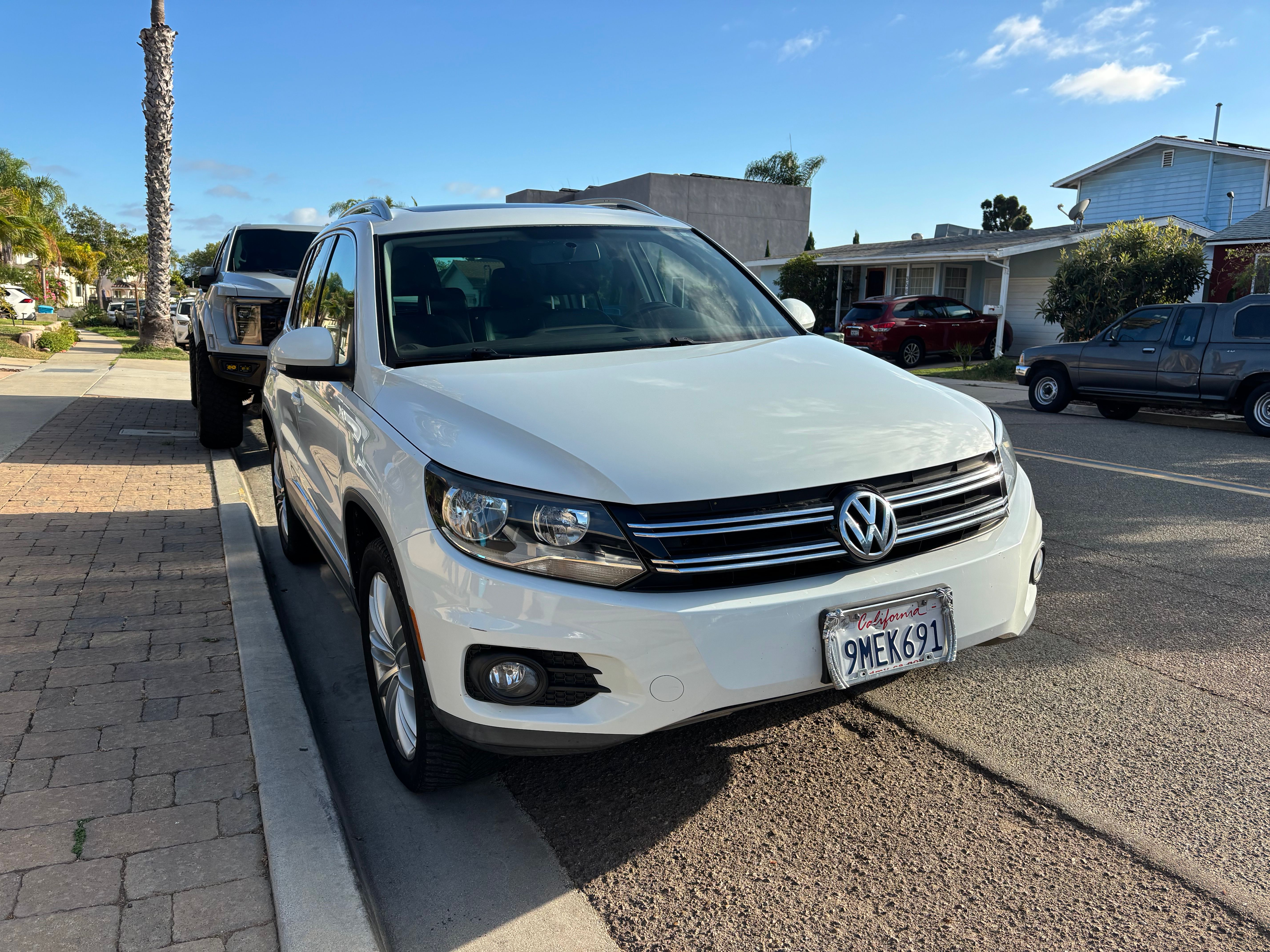 Used 2015 Volkswagen Tiguan SEL FWD image 4