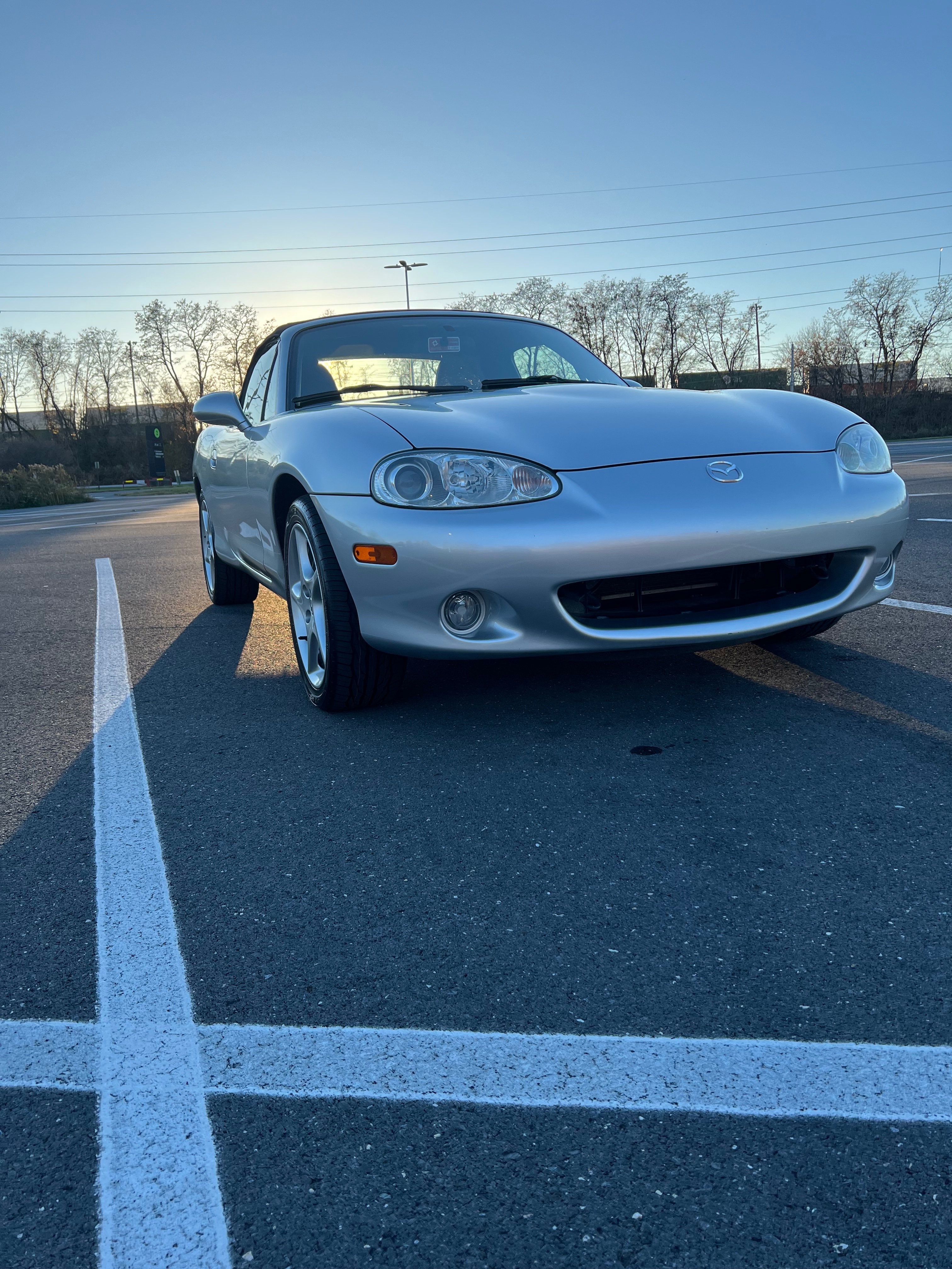 Used 2003 MAZDA MX-5 Miata LS RWD image 1