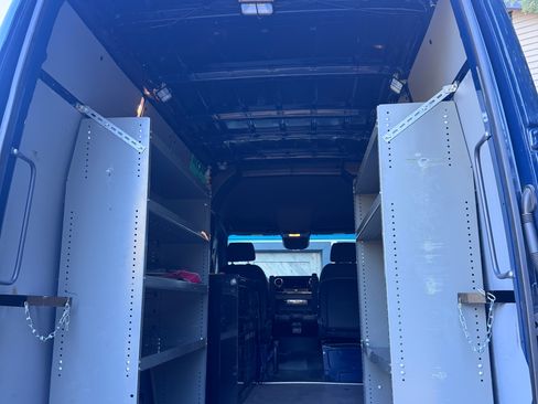 Used 2023 Mercedes-Benz Sprinter 1500 image 5