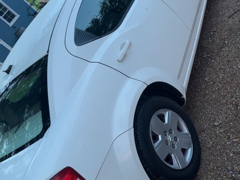 Used 2010 Dodge Avenger SXT FWD image 5