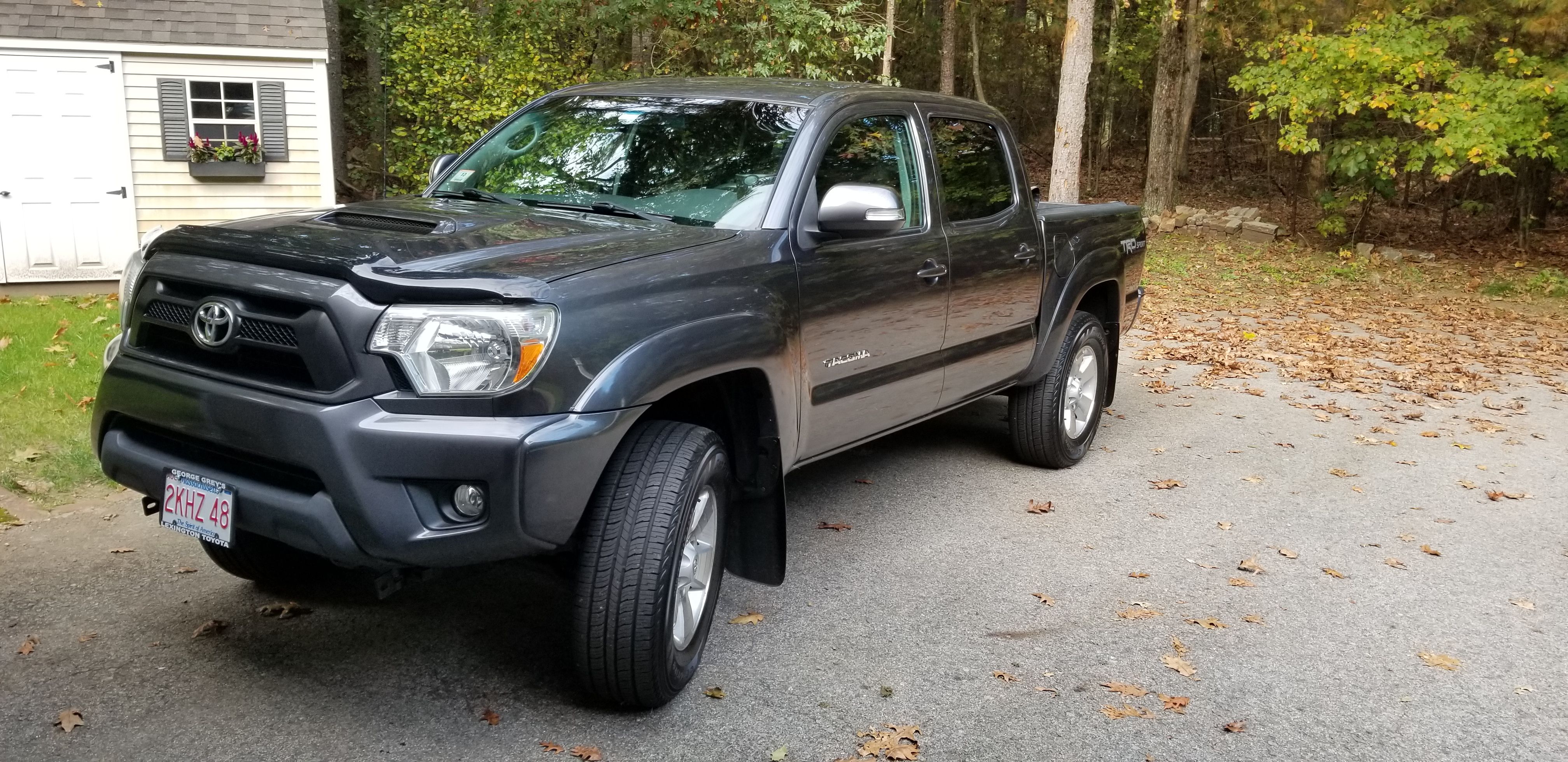Used 2015 Toyota Tacoma 4x4 Double Cab w/ TRD Sport Package image 4