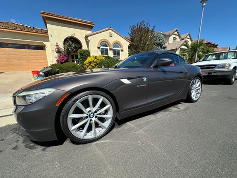 Used 2011 BMW Z4 sDrive35i RWD image 2