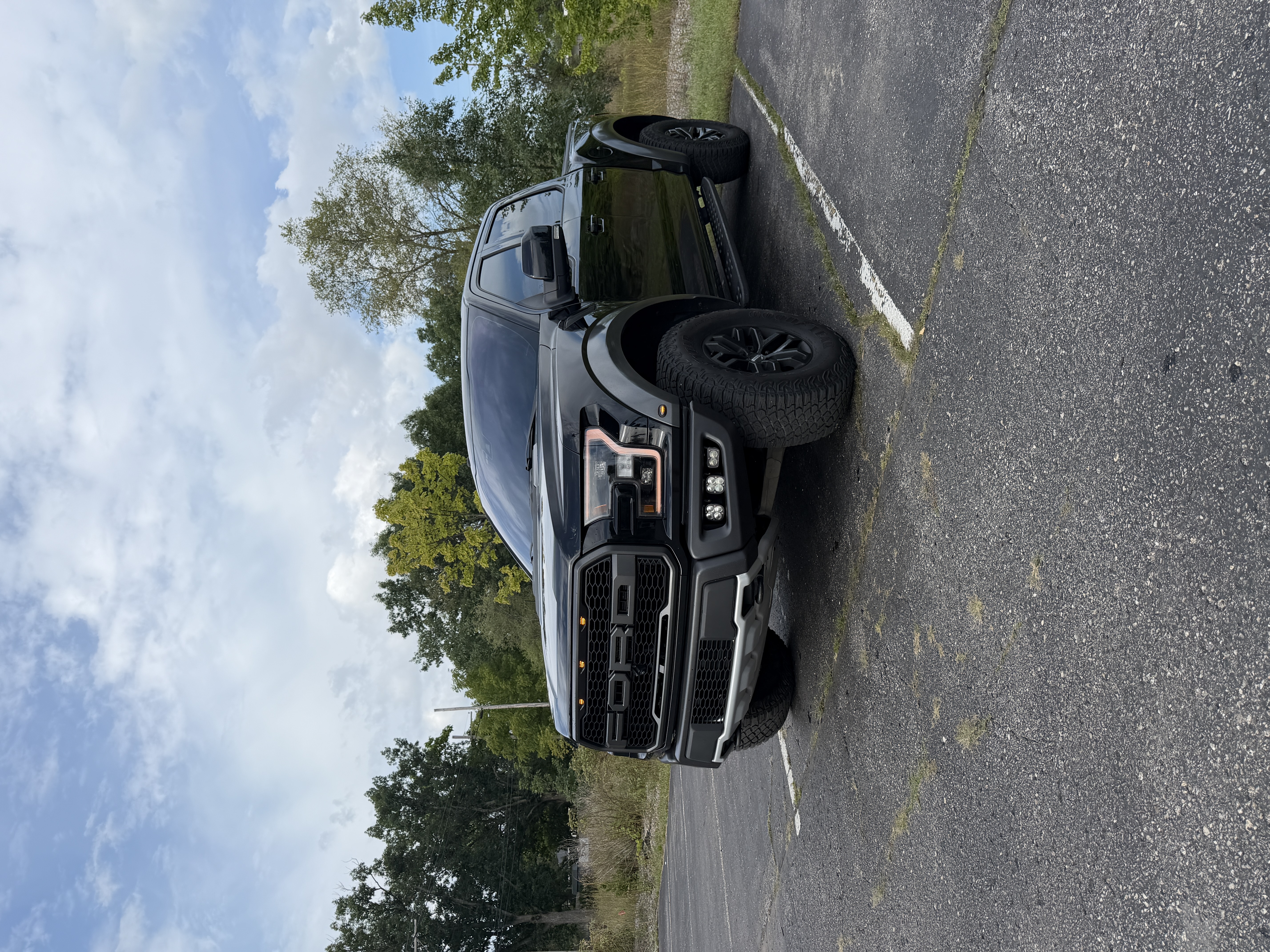 Used 2017 Ford F150 Raptor w/ Equipment Group 802A Luxury AWD/4WD image 1