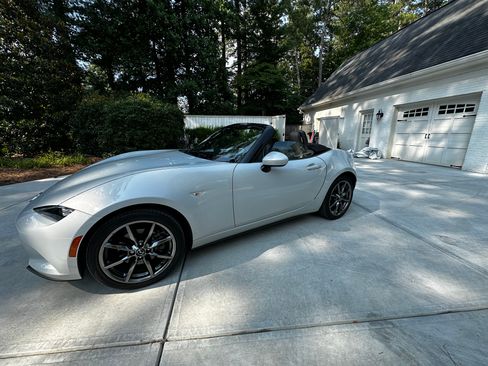 Used 2016 MAZDA MX-5 Miata Grand Touring image 1