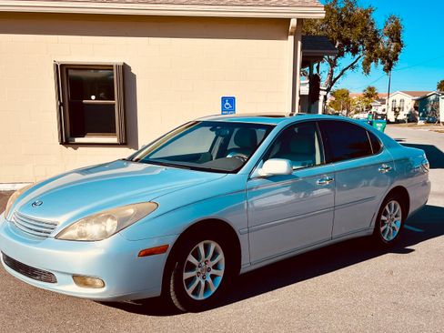 Used 2004 Lexus ES 330 330 Sedan 4D image 2