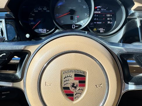 Used 2016 Porsche Macan S image 2