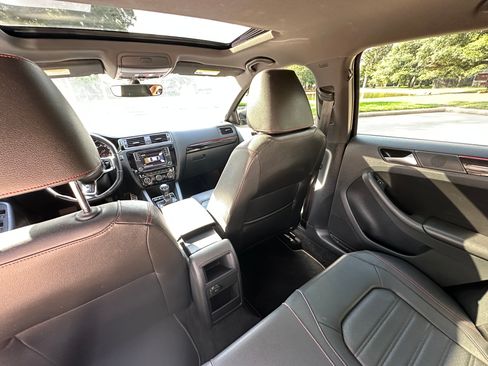 Used 2017 Volkswagen Jetta GLI FWD image 16