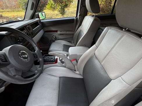 Used 2007 Jeep Commander Limited w/ Trailer Tow Group IV image 16