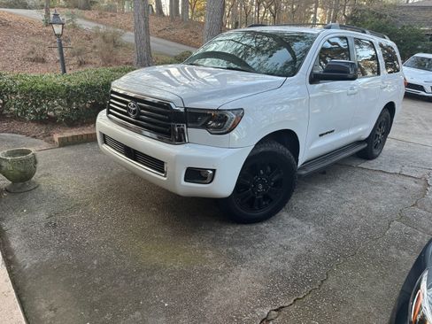 Used 2019 Toyota Sequoia TRD Sport w/ TRD Sport Premium Package image 2