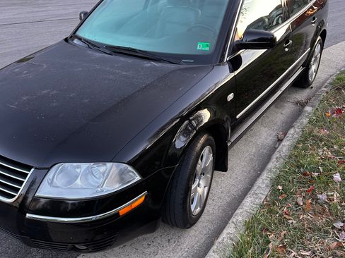 Used 2001 Volkswagen Passat GLX image 2