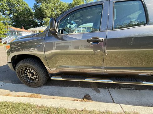 Used 2015 Toyota Tundra SR AWD/4WD image 2