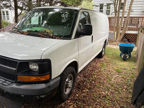 Used 2016 Chevrolet Express 2500 image 4
