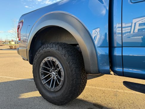 Used 2020 Ford F150 Raptor w/ Equipment Group 802A Luxury image 24