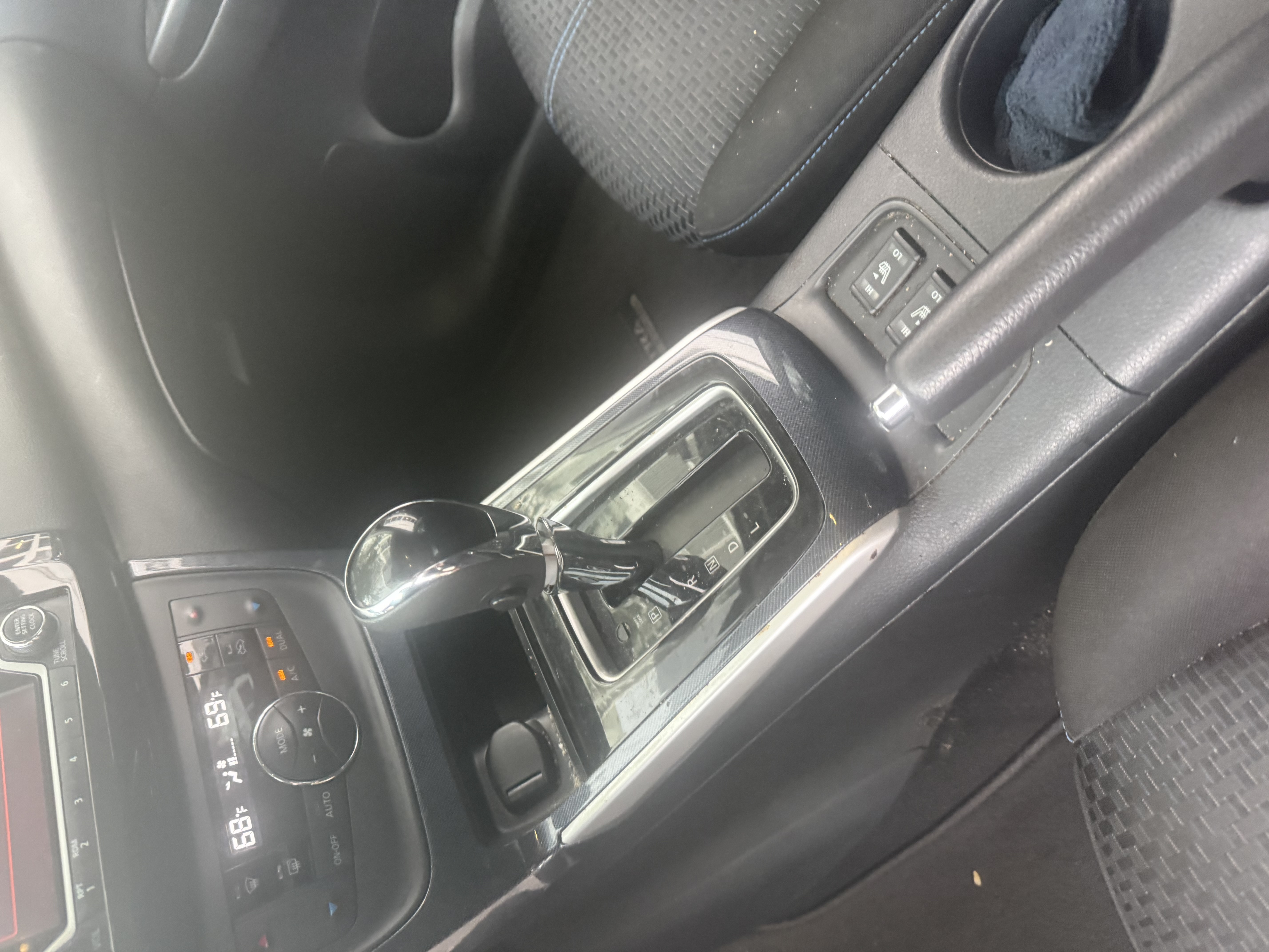 Used 2018 Nissan Sentra SR w/ Electronics Package FWD image 11