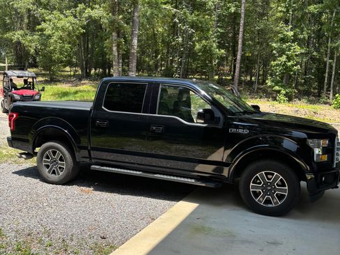 Used 2017 Ford F150 Lariat AWD/4WD image 2