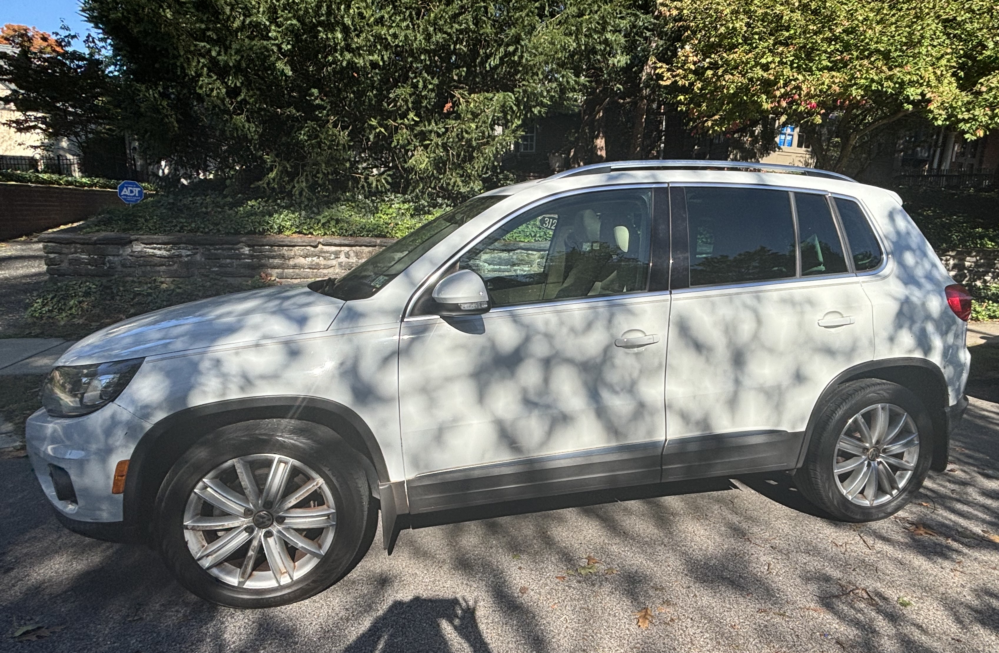 Used 2016 Volkswagen Tiguan SE AWD/4WD image 6