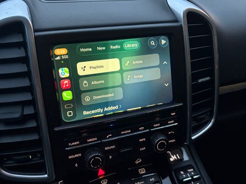 Used 2016 Porsche Cayenne S image 19