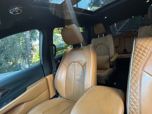 Used 2022 Chrysler Pacifica Pinnacle image 19
