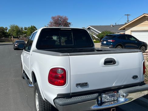 Used 2002 Ford F150 4x4 SuperCrew image 4