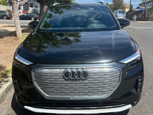 Used 2022 Audi Q4 e-tron Premium Plus AWD/4WD image 4