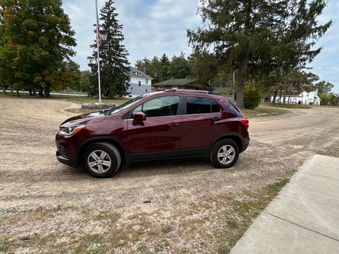 Used 2017 Chevrolet Trax LT image 11