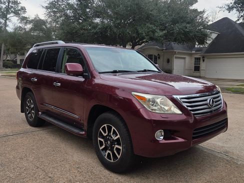 Used 2011 Lexus LX 570 4WD w/ Luxury Pkg image 9